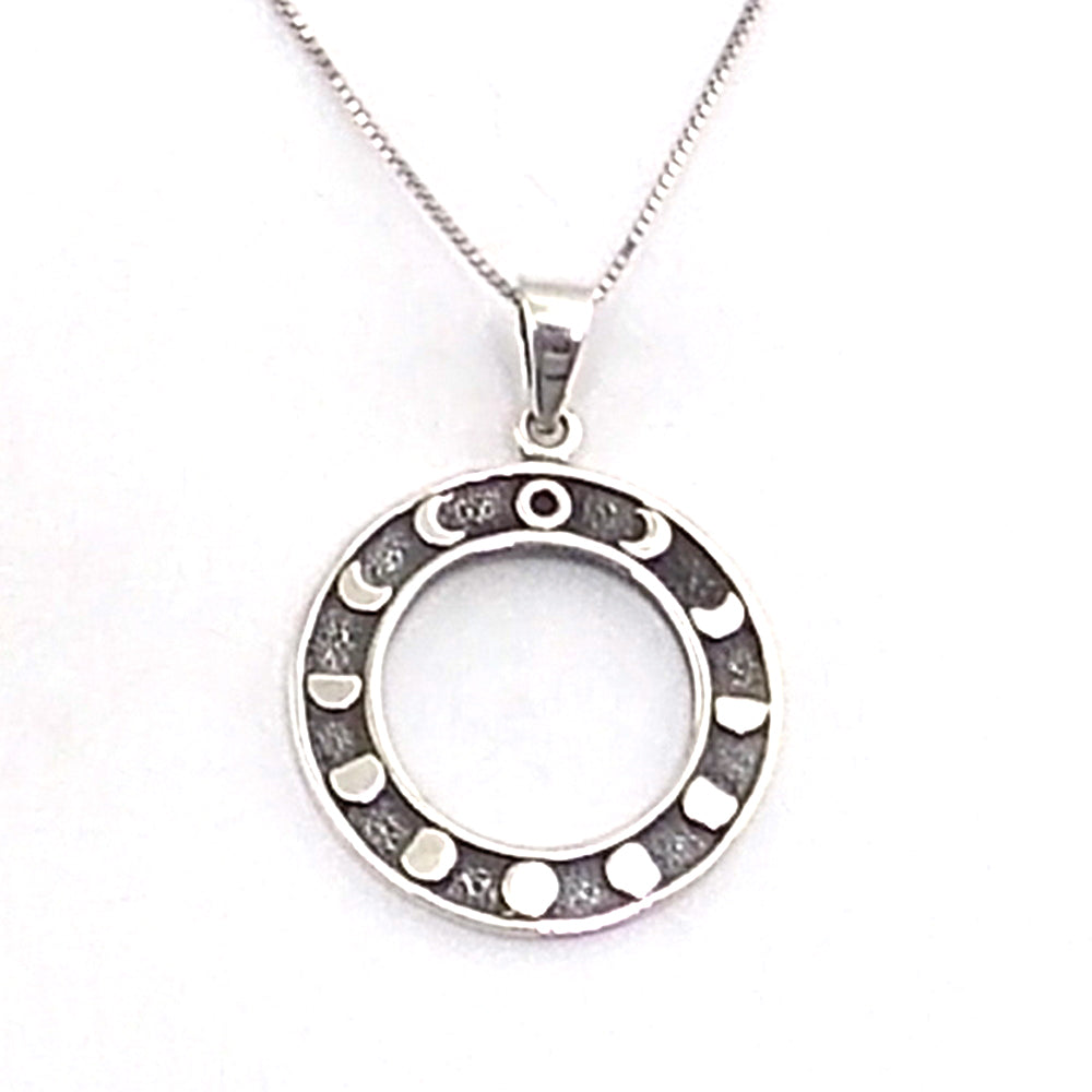 Colgante de plata de ley de las fases lunares de 28mm aprox. Con cadena de 45cm