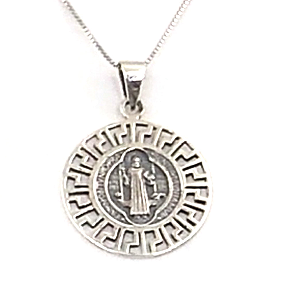 Colgante de plata de ley de San Benito de 27mm aprox. Con cadena de 45cm