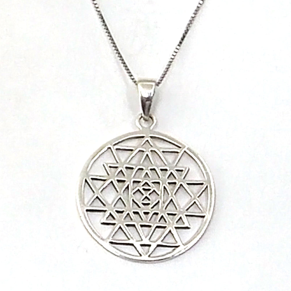 Colgante de plata de ley de Shri Yantra de 29mm aprox. Con cadena de 45cm