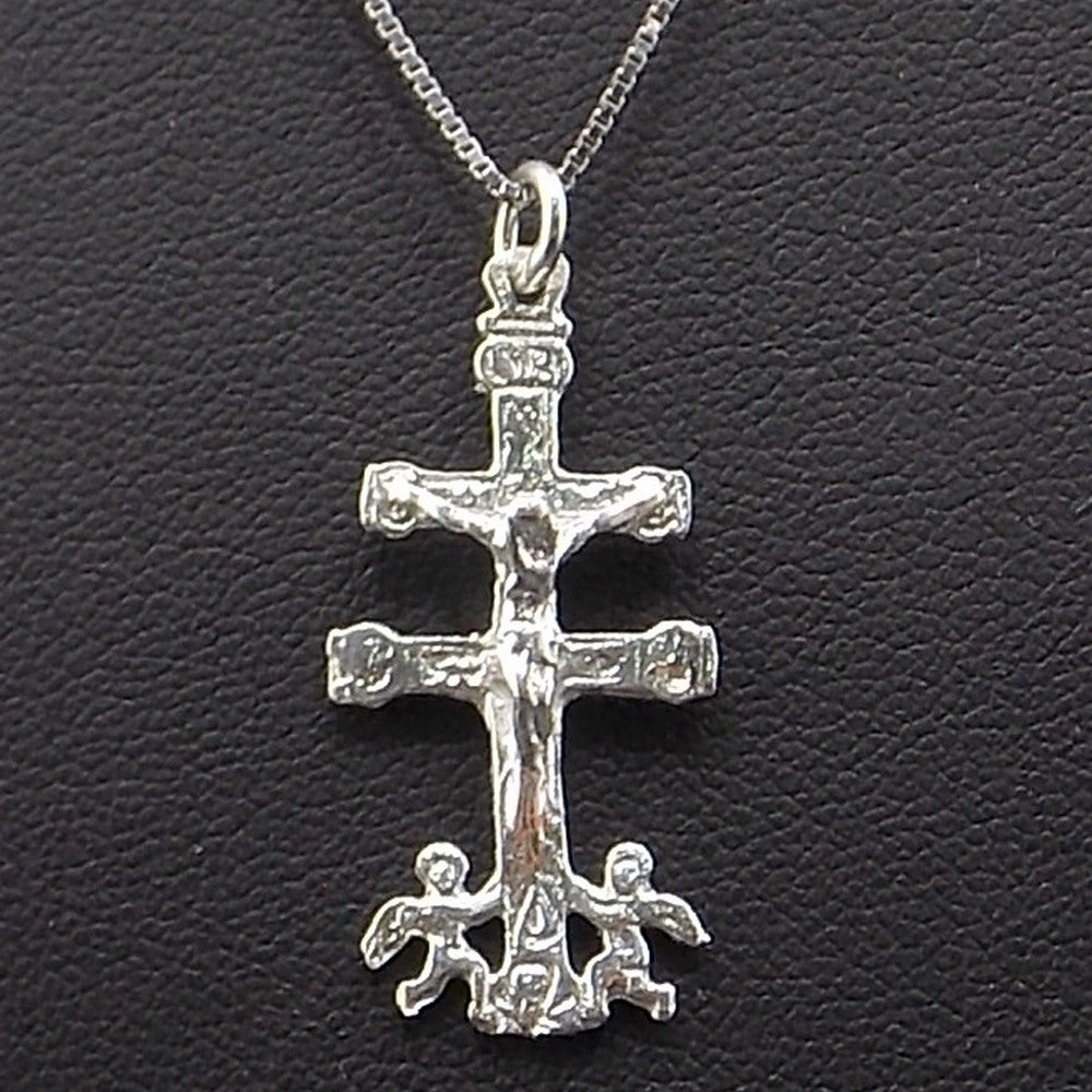 Colgante de plata de ley de Cruz de Caravaca de 31x15mm aprox. Con cadena de 45cm