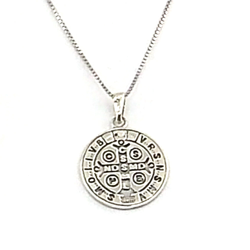 Colgante de plata de ley de San Benito de 19mm aprox. Con cadena de 45cm