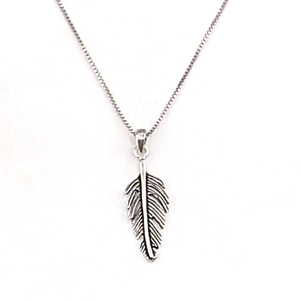 Colgante de plata de ley de pluma de 28x11mm aprox. Con cadena de 45cm