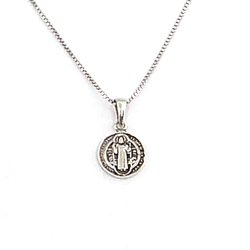 Colgante de plata de ley de San Benito de 12mm aprox. Con cadena de 45cm