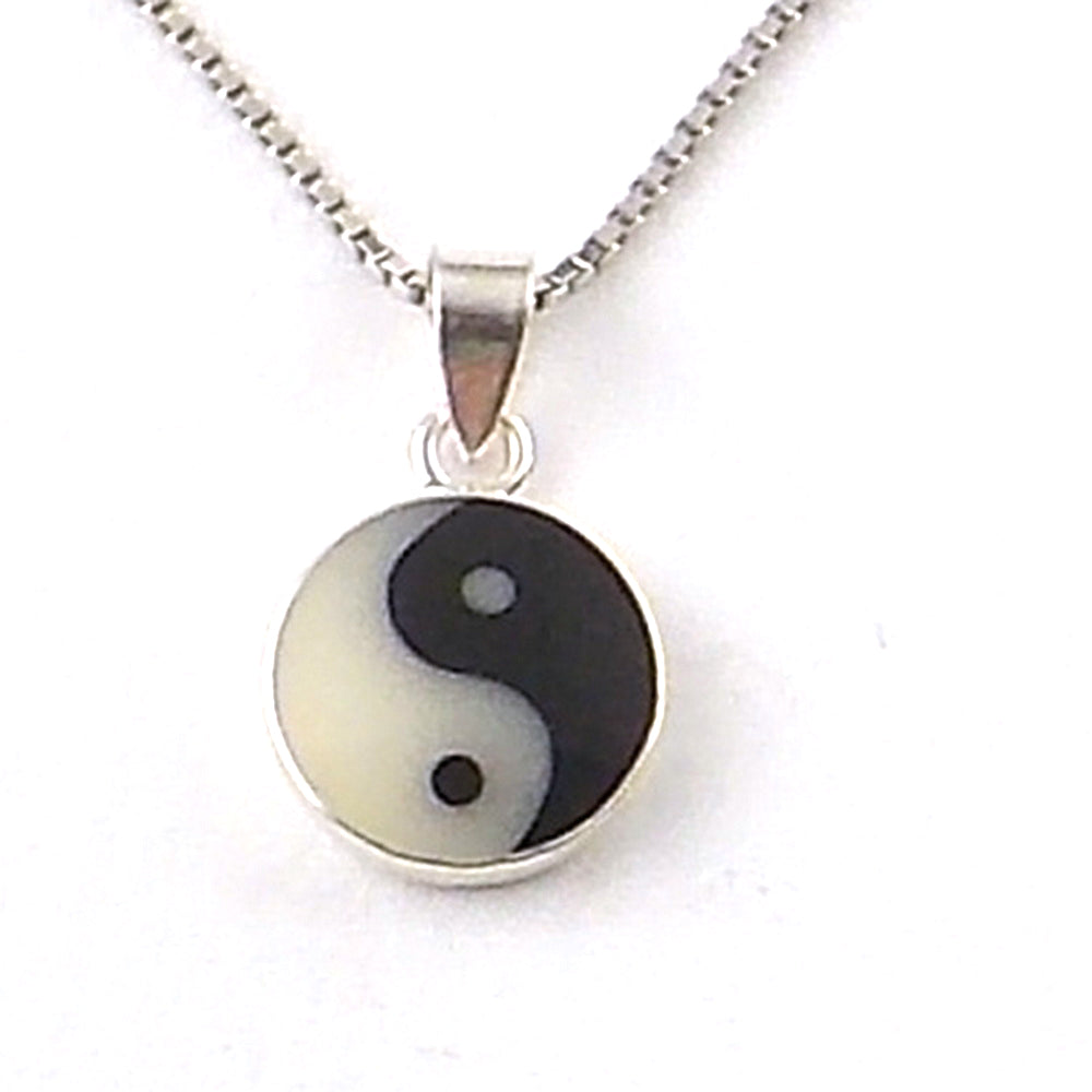 Colgante de plata de ley de Yin Yang de 10mm aprox. Con cadena de 45cm