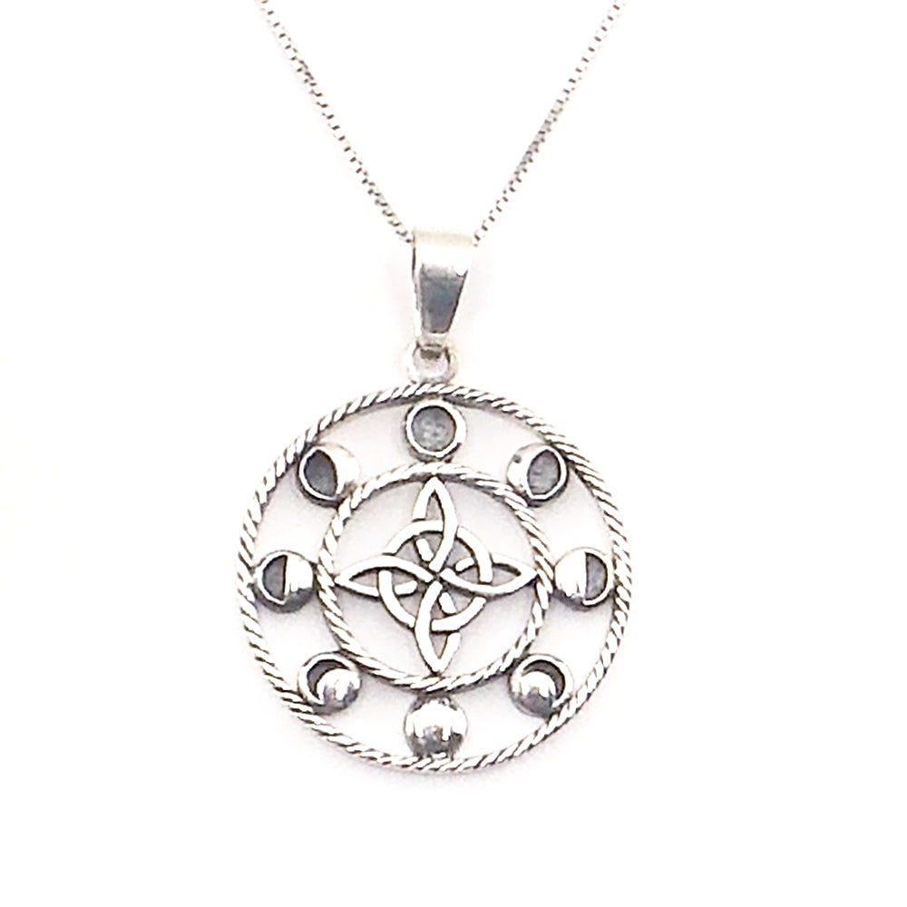 Colgante de plata de ley de Nudo de bruja de 30mm aprox. Con cadena de 45cm