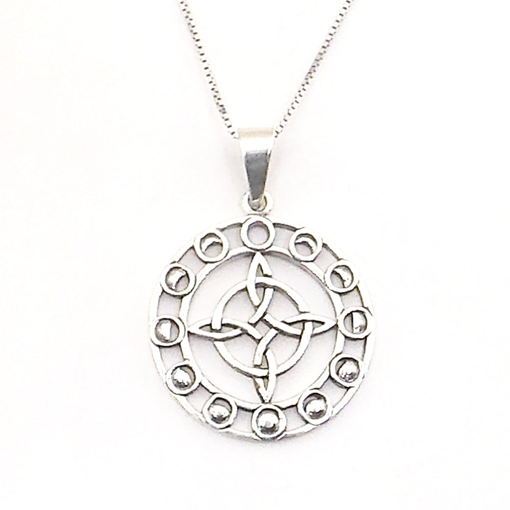 Colgante de plata de ley de Nudo de bruja de 28mm aprox. Con cadena de 45cm