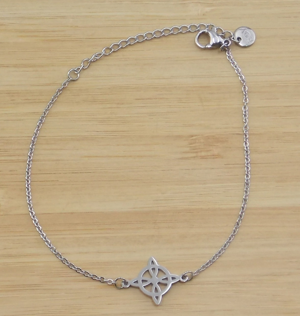 Pulsera de Nudo de bruja de acero inoxidable plateado