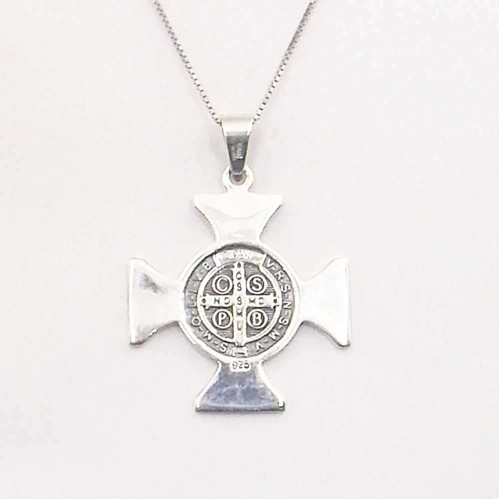 Colgante de plata de ley de San Benito de 35x30mm aprox. Con cadena de 45cm