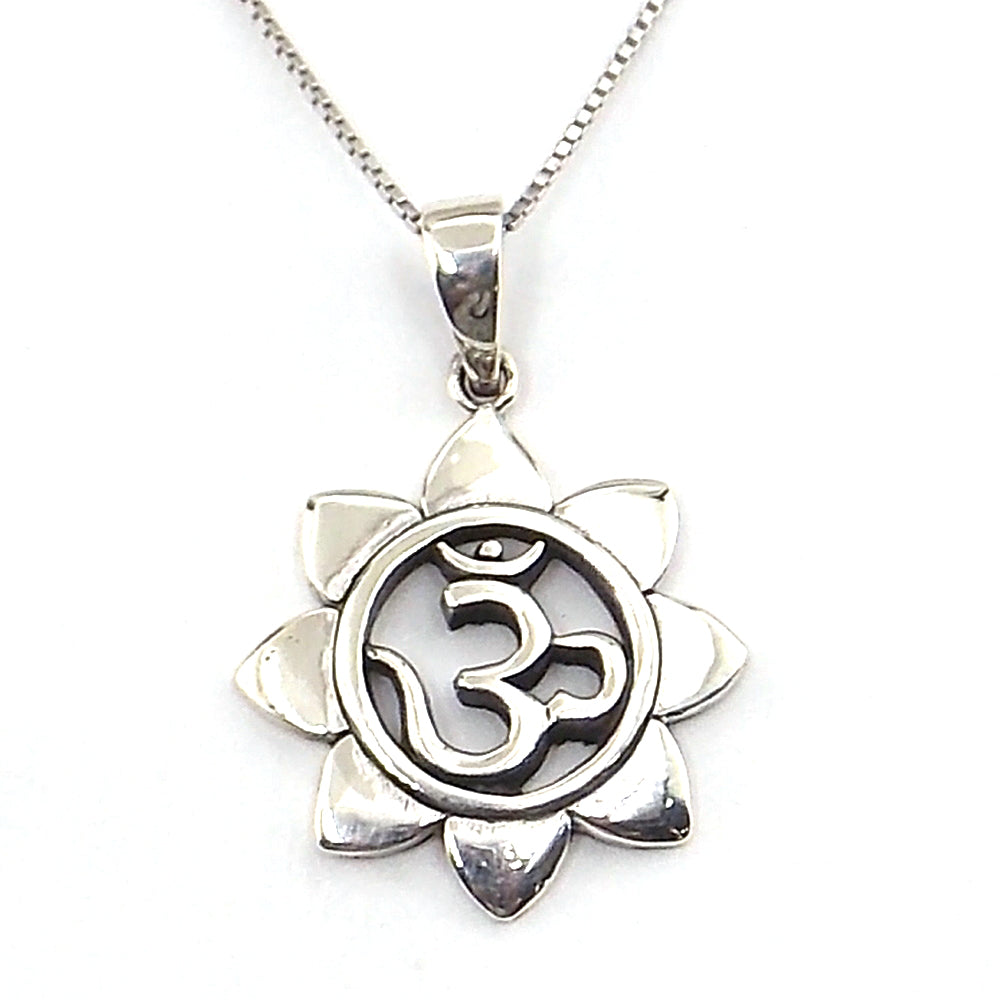 Colgante de plata de ley de Om de 27x25mm aprox. Con cadena de 45cm