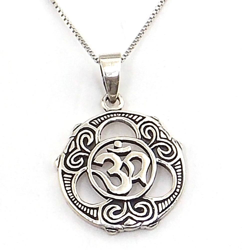 Colgante de plata de ley de Om de 24mm aprox. Con cadena de 45cm