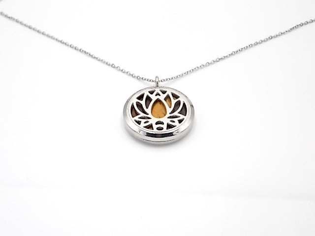 Colgante con motivo de Flor de loto con una piedra de Ojo de tigre