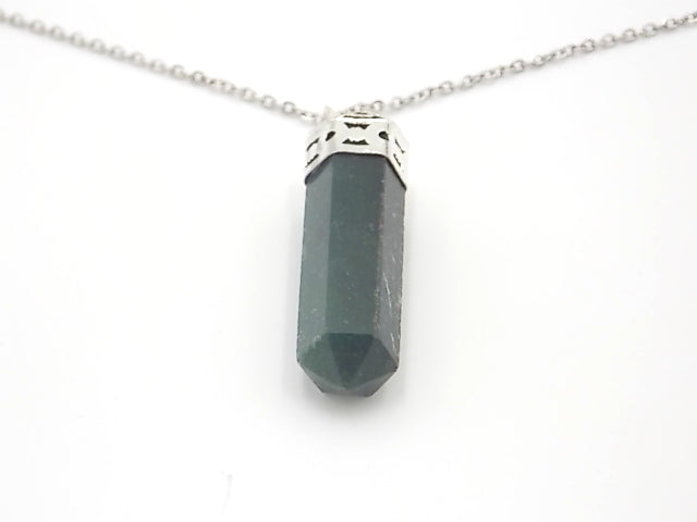 Colgante de piedra natural de Jade verde con forma de Obelisco invertido