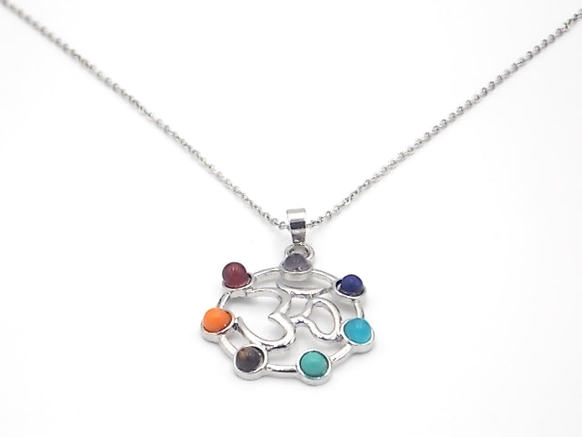 Colgante con las piedras naturales de los 7 chakras con diseño de Om 3