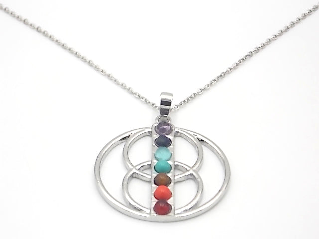 Colgante con las piedras naturales de los 7 chakras con diseño de 3 círculos