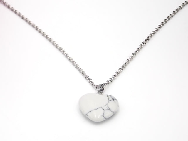 Colgante de piedra natural de Howlite en forma de Corazón de 20mm