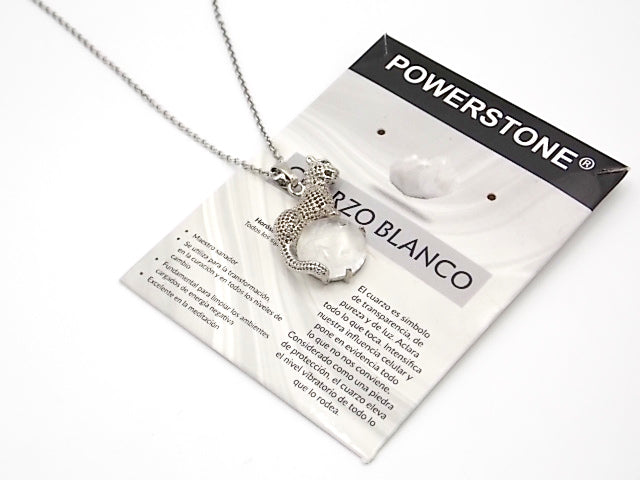 Colgante con forma de Leopardo de 34x21mm con piedra natural de Cuarzo blanco