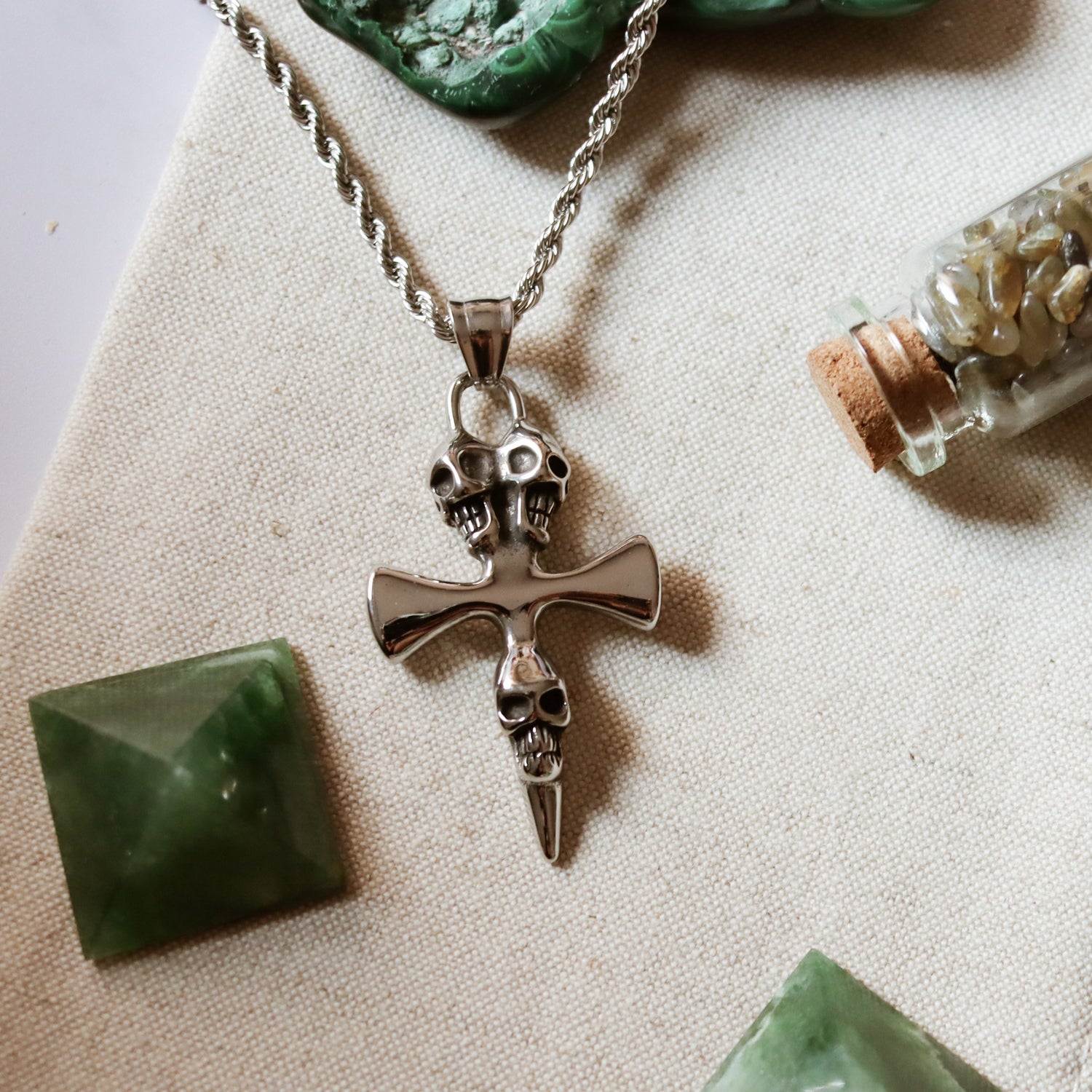 Colgante de acero inoxidable en forma de calavera