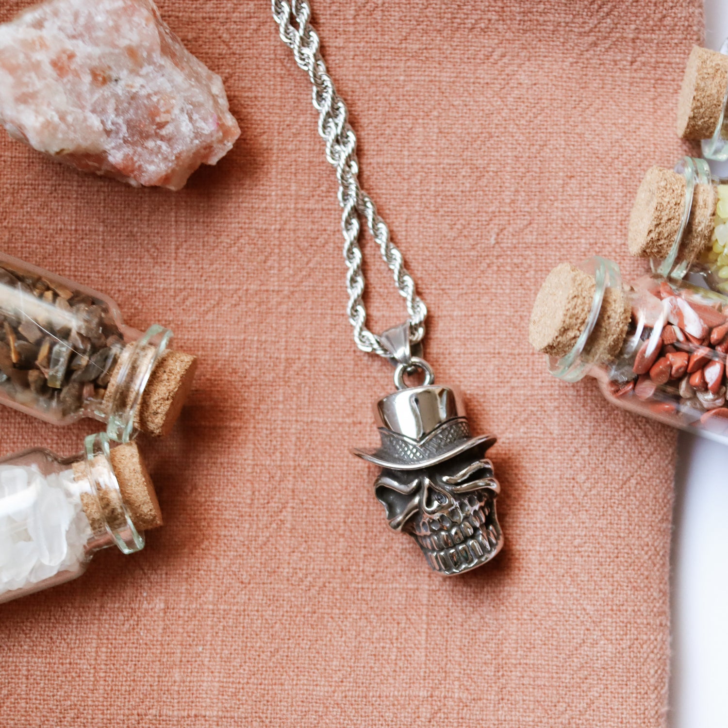 Colgante de acero inoxidable en forma de calavera