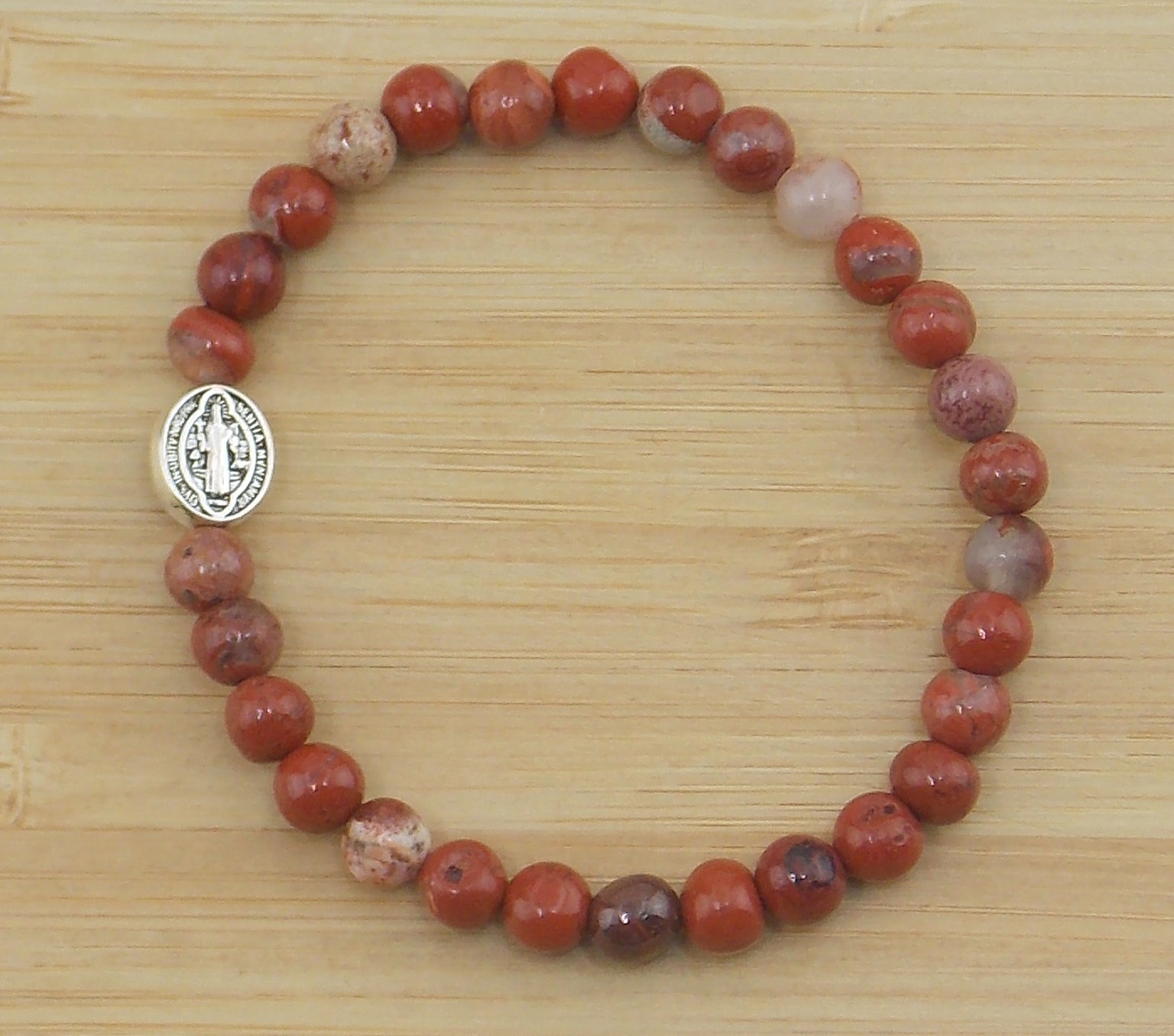 Pulsera de Jaspe rojo con San Benito