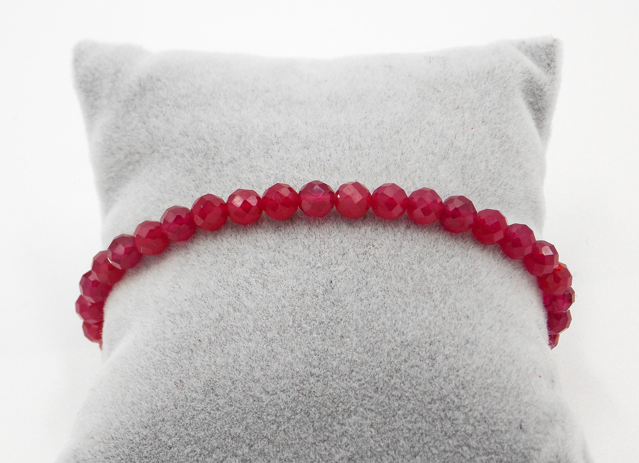 Pulsera elástica de rubí facetado de 5mm