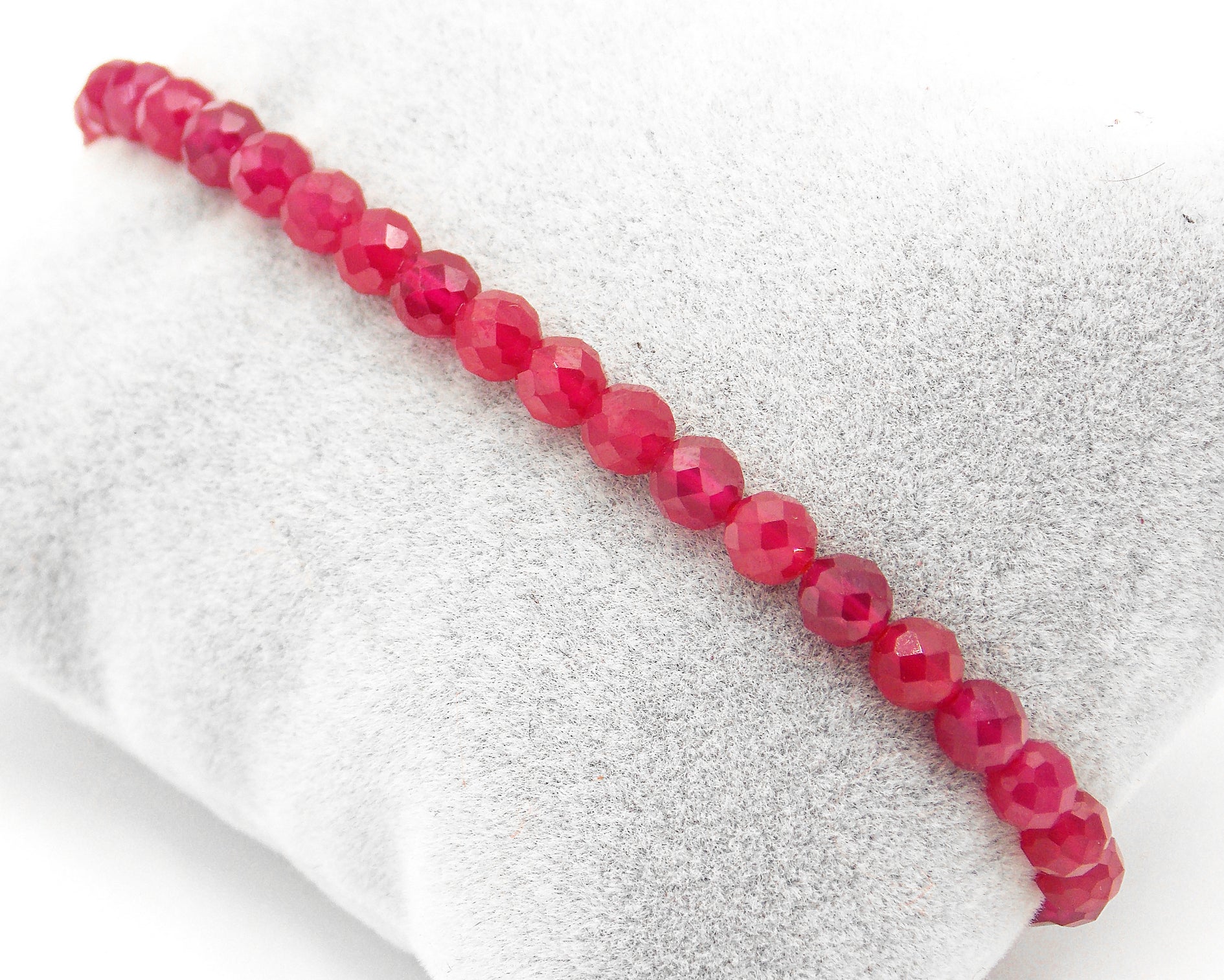 Pulsera elástica de rubí facetado de 5mm