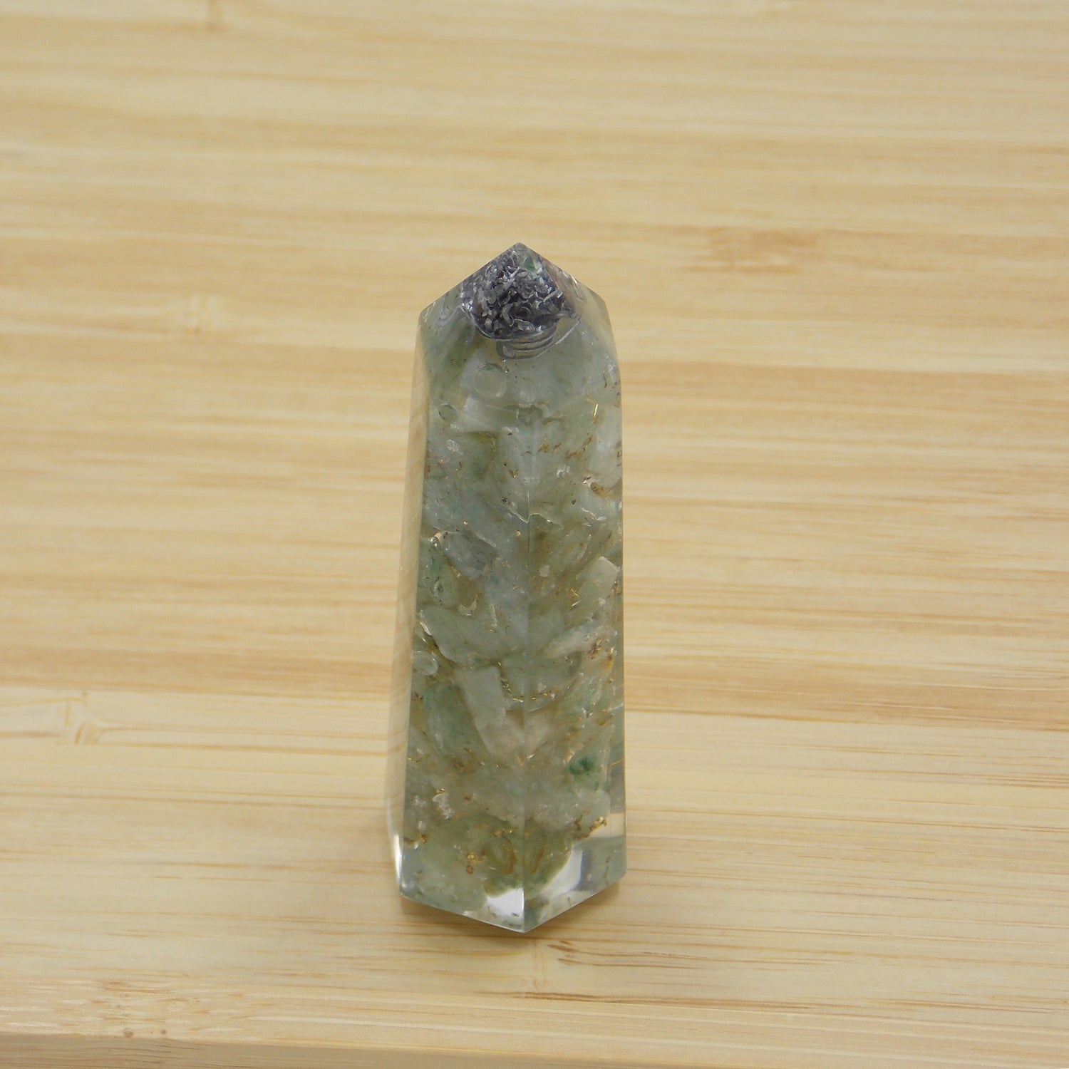 Obelisco de Orgonita de aprox. 7-8cm con piedra de Aventurina