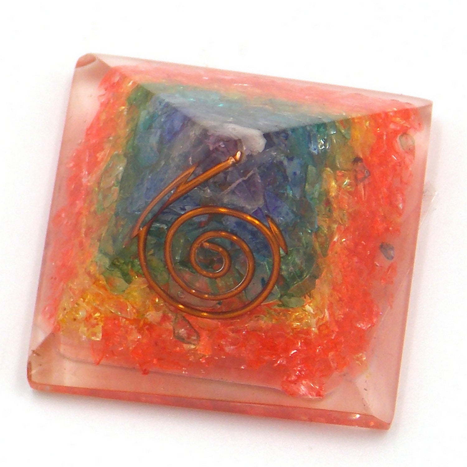 Pirámide de orgonita de aprox. 3cm de 7 chakras