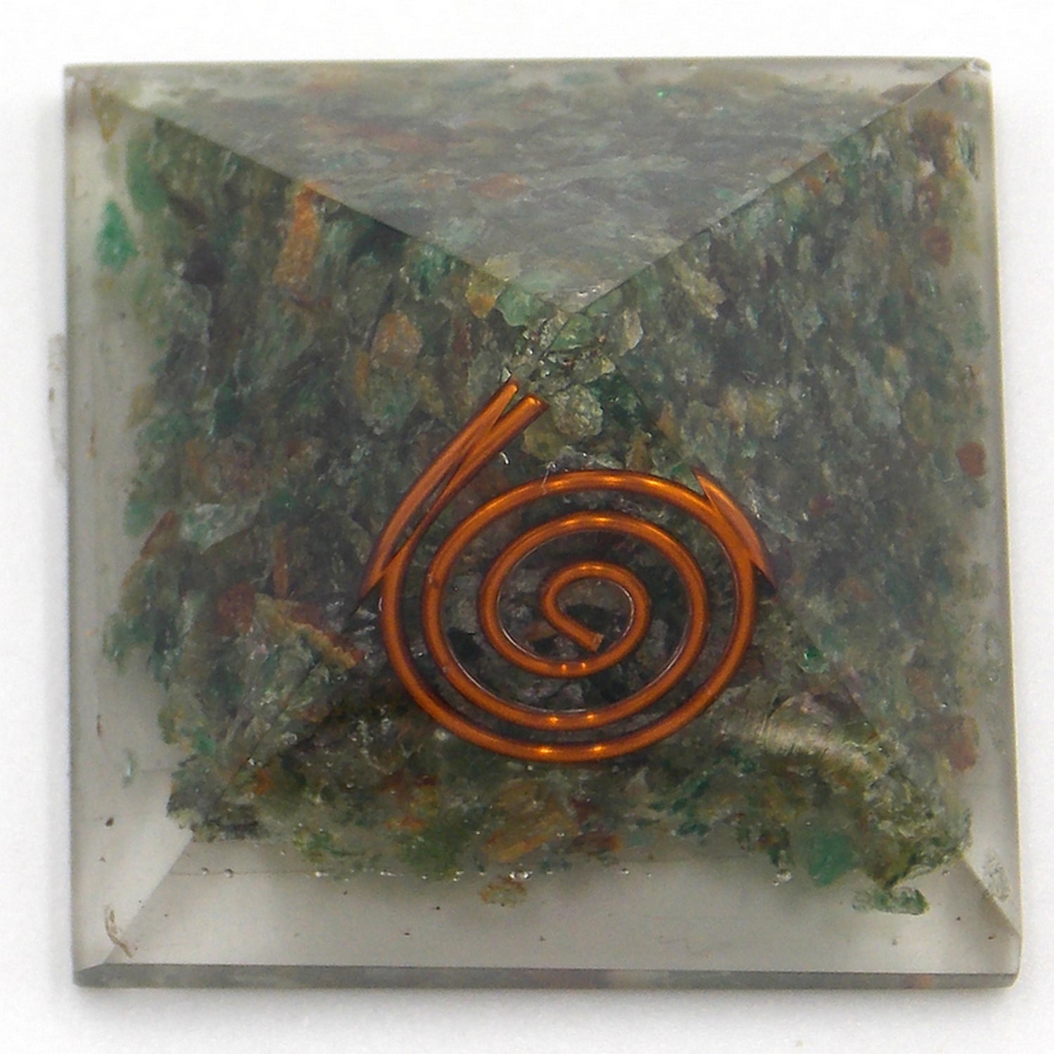 Pirámide de orgonita de aprox. 3cm de Jade