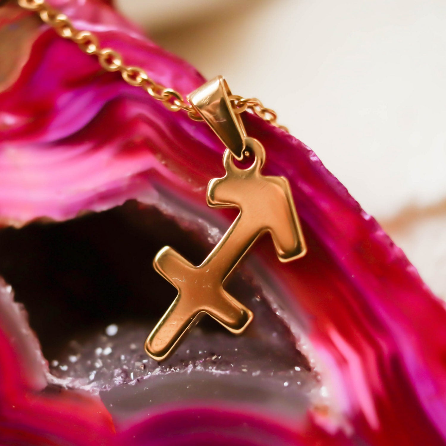 Colgante de acero inoxidable dorado con forma del signo del zodiaco Sagitario de 20mm