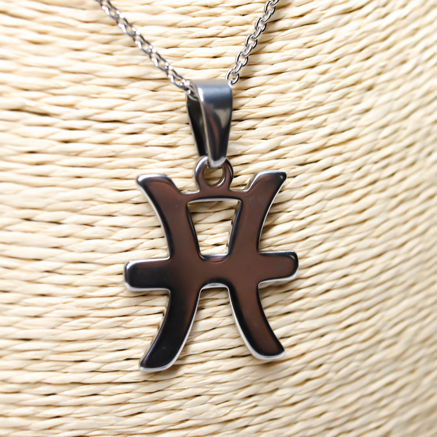 Colgante de acero inoxidable con forma del Signo del zodiaco Piscis de 28mm
