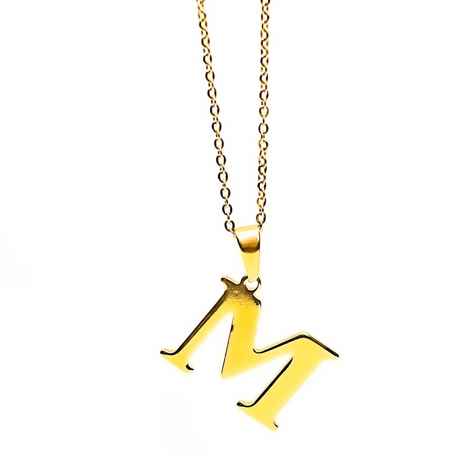 Colgante de acero inoxidable dorado con forma de letra M de 28mm