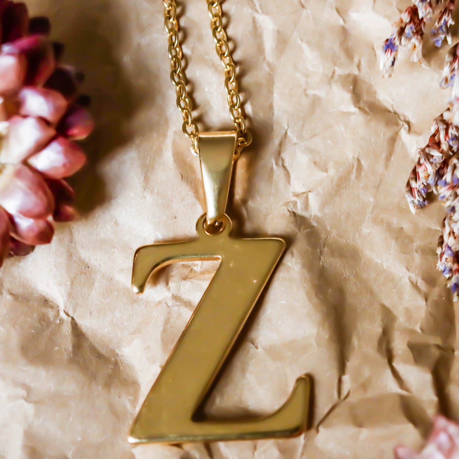 Colgante de acero inoxidable dorado con forma de letra Z de 28mm