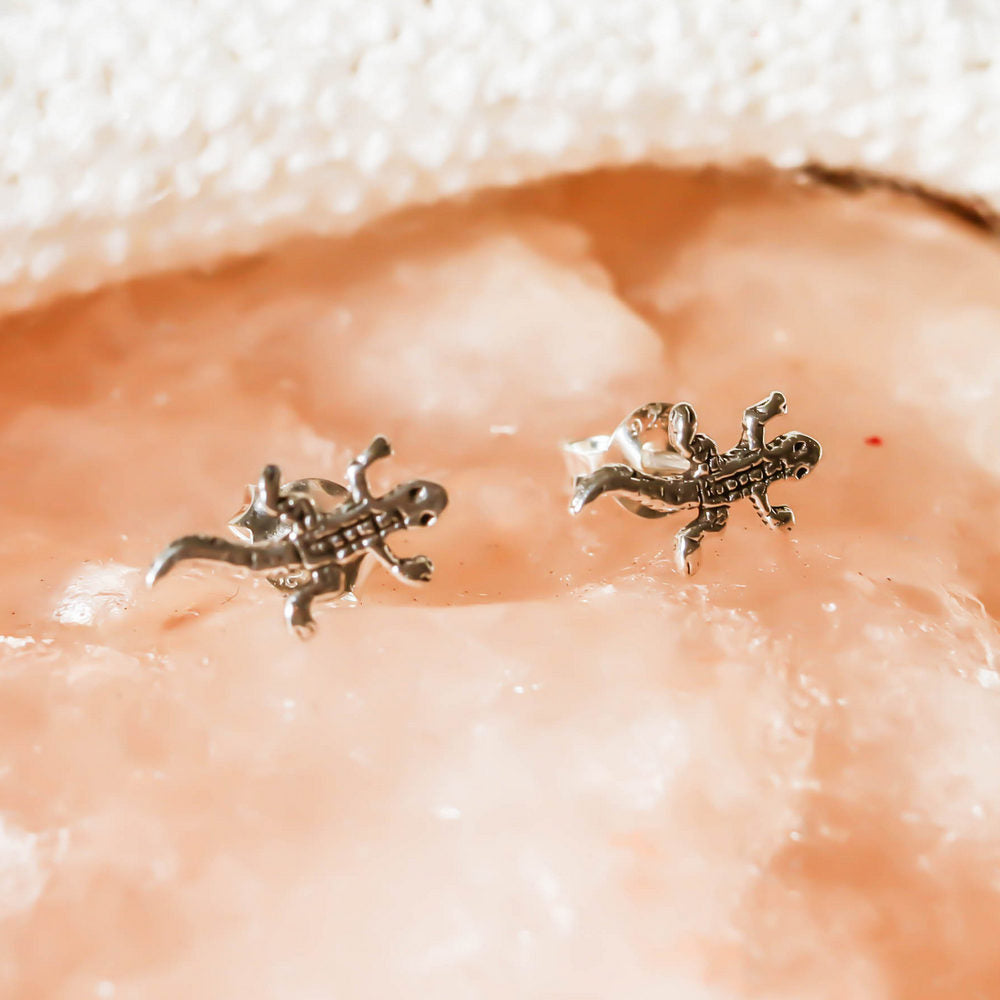 Pendiente En Plata De Ley Forma De Lagarto Con Tuerca Mariposa.
