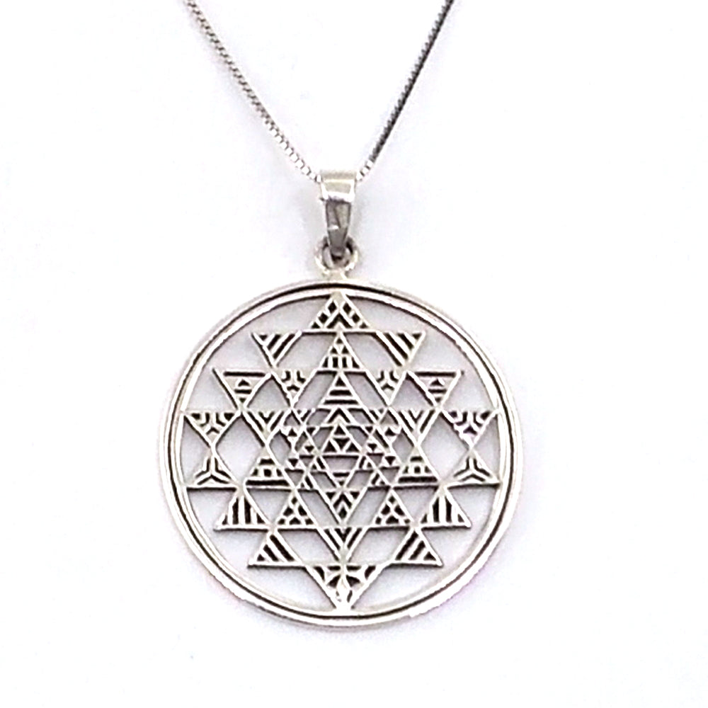 Colgante de plata de ley de Shri Yantra de 35mm aprox. Con cadena de 45cm